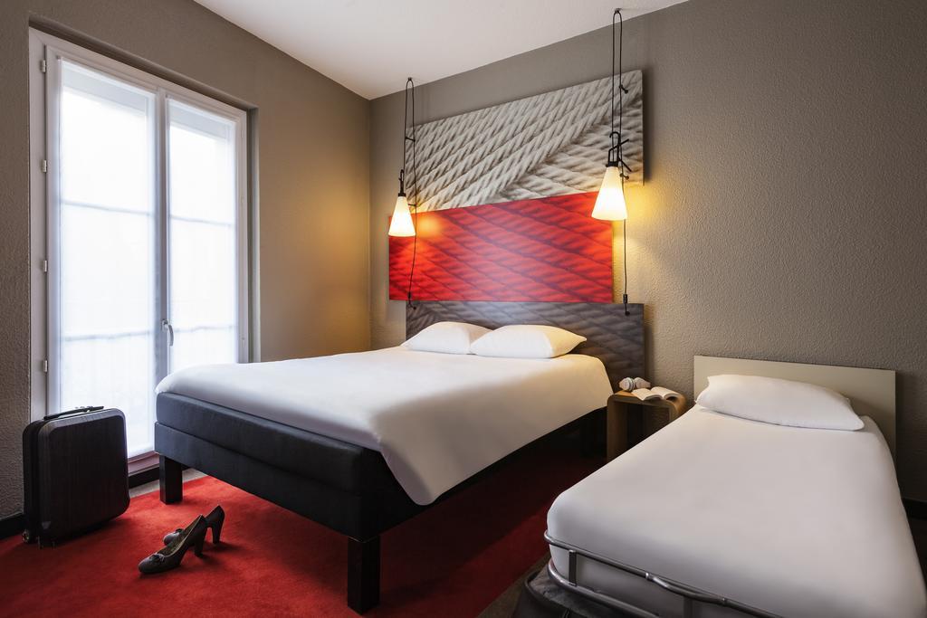 Standard Double Room One Double One Single Bed Non-Smoking