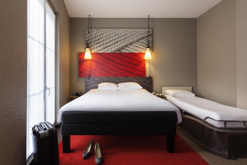 Standard Double Room One Double One Single Bed Non-Smoking